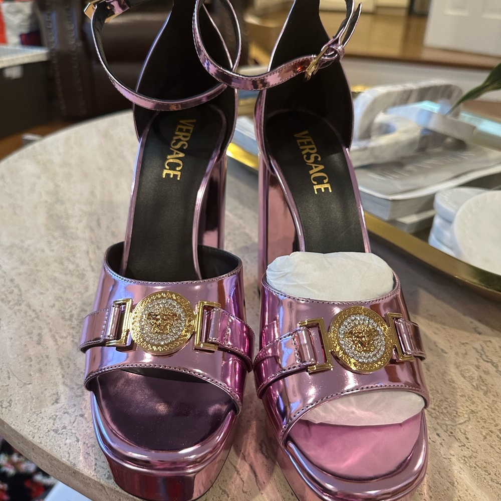 NWT Versace Pink Metalic Heels